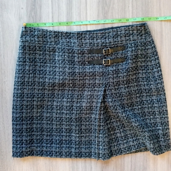 LOFT Dresses & Skirts - Ann Taylor Loft Preppy Plaid Sweater Mini Skirt w/Buckle Details Sz  8